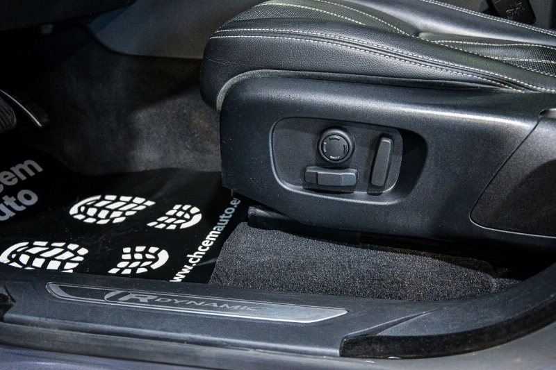 Land Rover Range Rover Velar 3.0D - 9