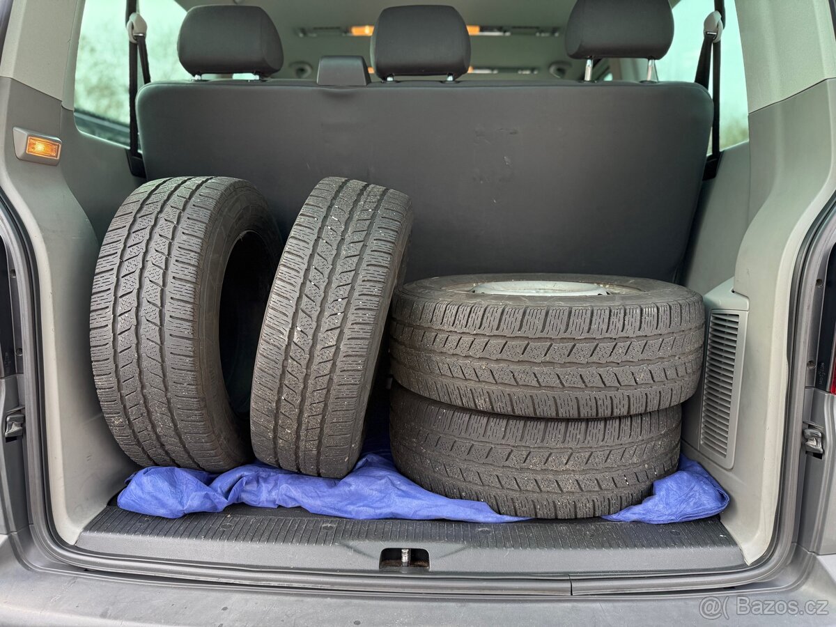 VOLKSWAGEN CARAVELLE T5 GP 2,0 TDI 103 kW - 9