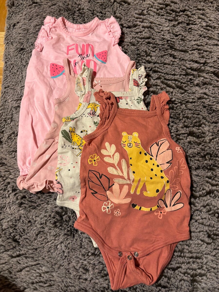 Set dívčího oblečení pro miminko - 9