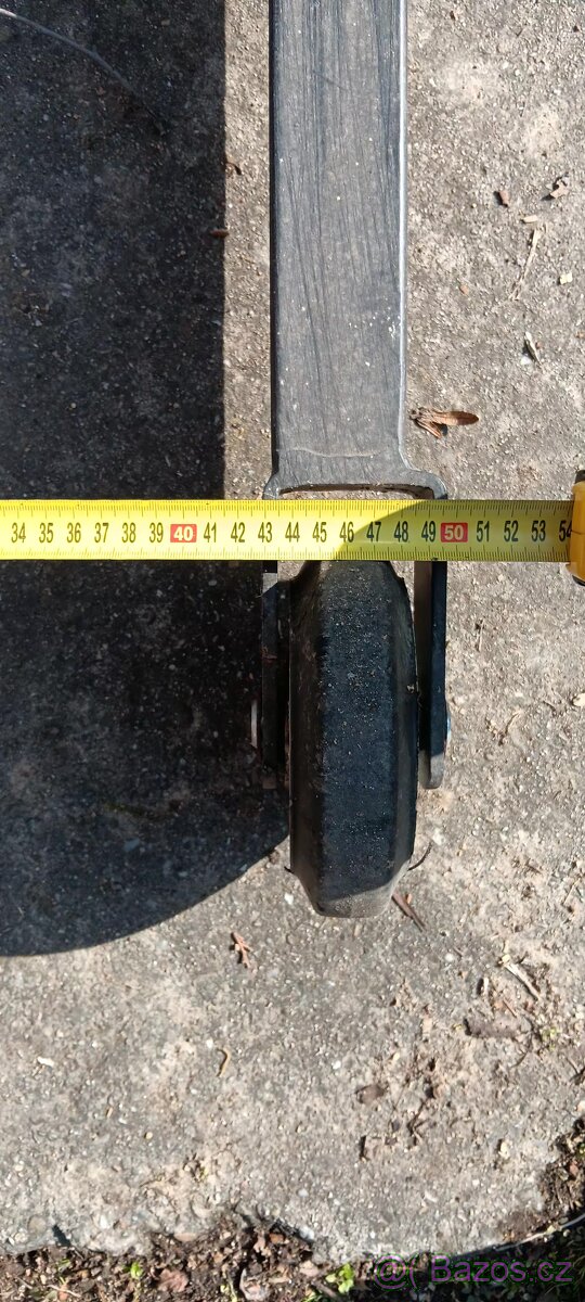 Zdvihaci plosina, stůl - 9