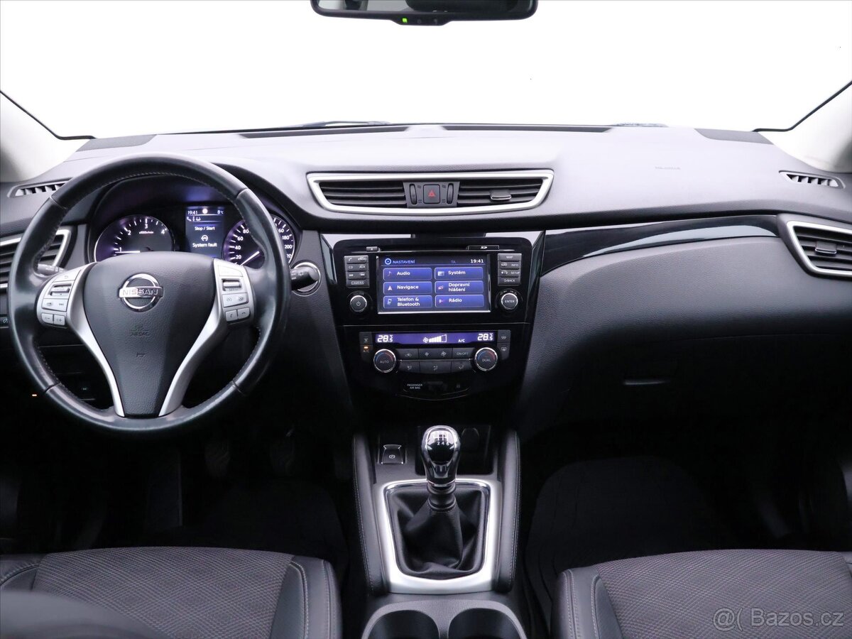 Nissan Qashqai 1,5 dCi 81kW TeknaTažné CZ (2015) - 9