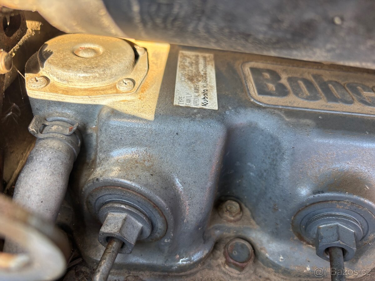 Bobcat S220-smykový nakladač - 9