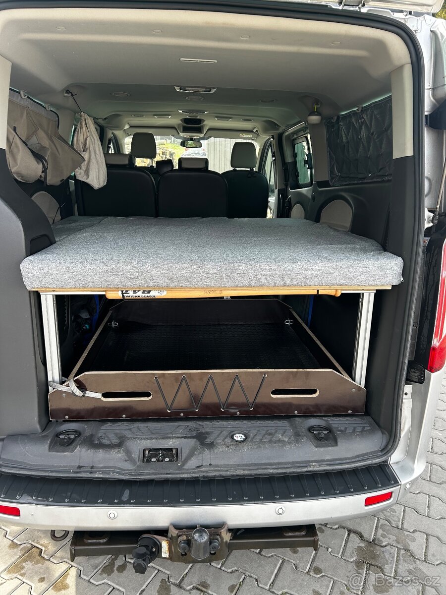 Ford Tourneo Custom 2.2 TDCi, 114 kW, 8 míst,najeto 139, DPH - 9