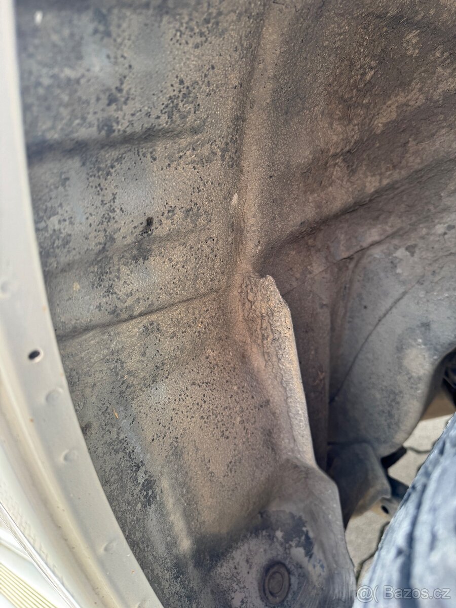 Mitsubishi Pajero 2.5tdi 4x4 - 9