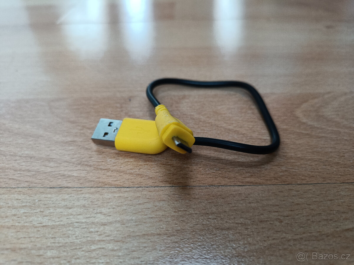 ruzne kabely: micro USB - USB-A, jack, nabijacka, jine - 9