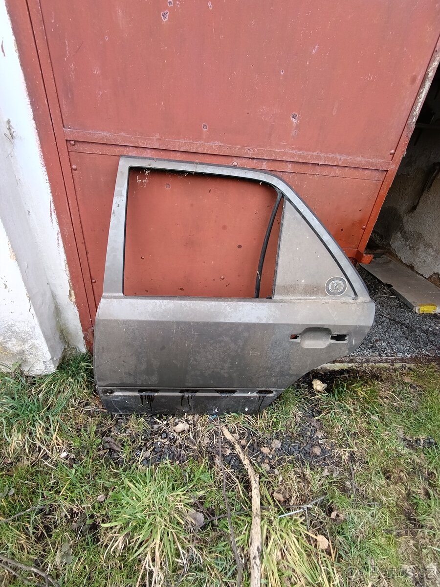 Dveře MB 190E + W124 - 9