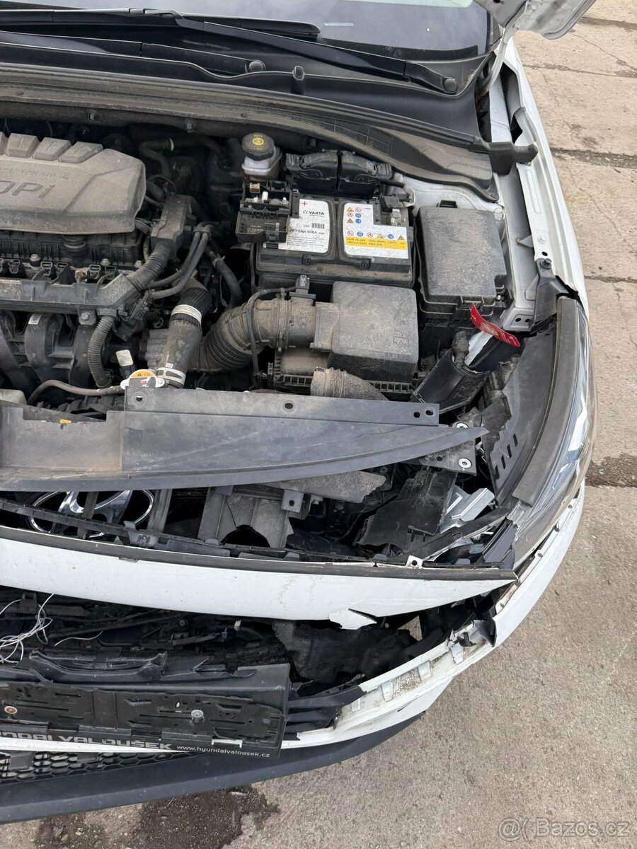 Hyundai I30 1.5i start plus pojizdne 2022 - 9