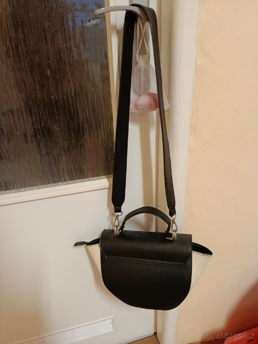 Prodám školní pouzdro.Dámskou kabelku - 9