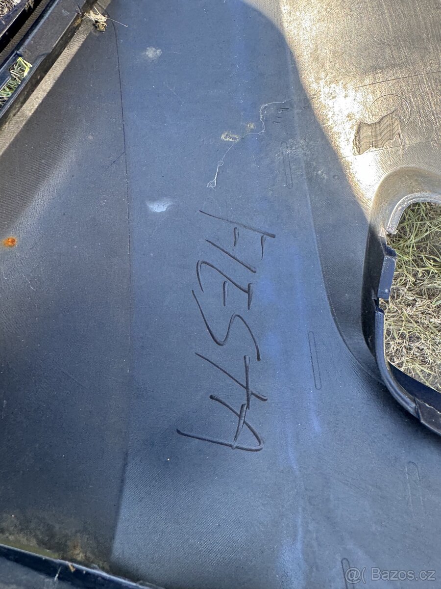 Přední/zadní nárazník Ford Fiesta MK8 - 9