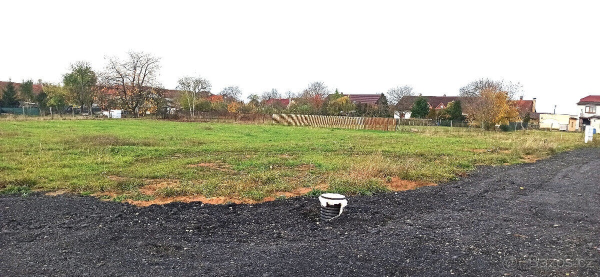 3x pozemek v obci Bratčice u Potěh - 9