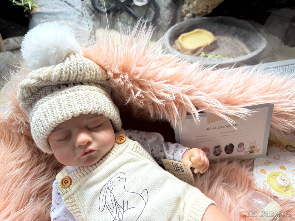 Luxusní realistická panenka v kulichu N.O.V.Á. - 9