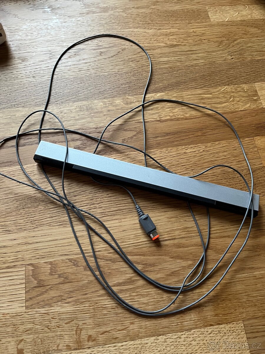 Nintendo Wii + 2 hry a bohaté příslušenství - 9