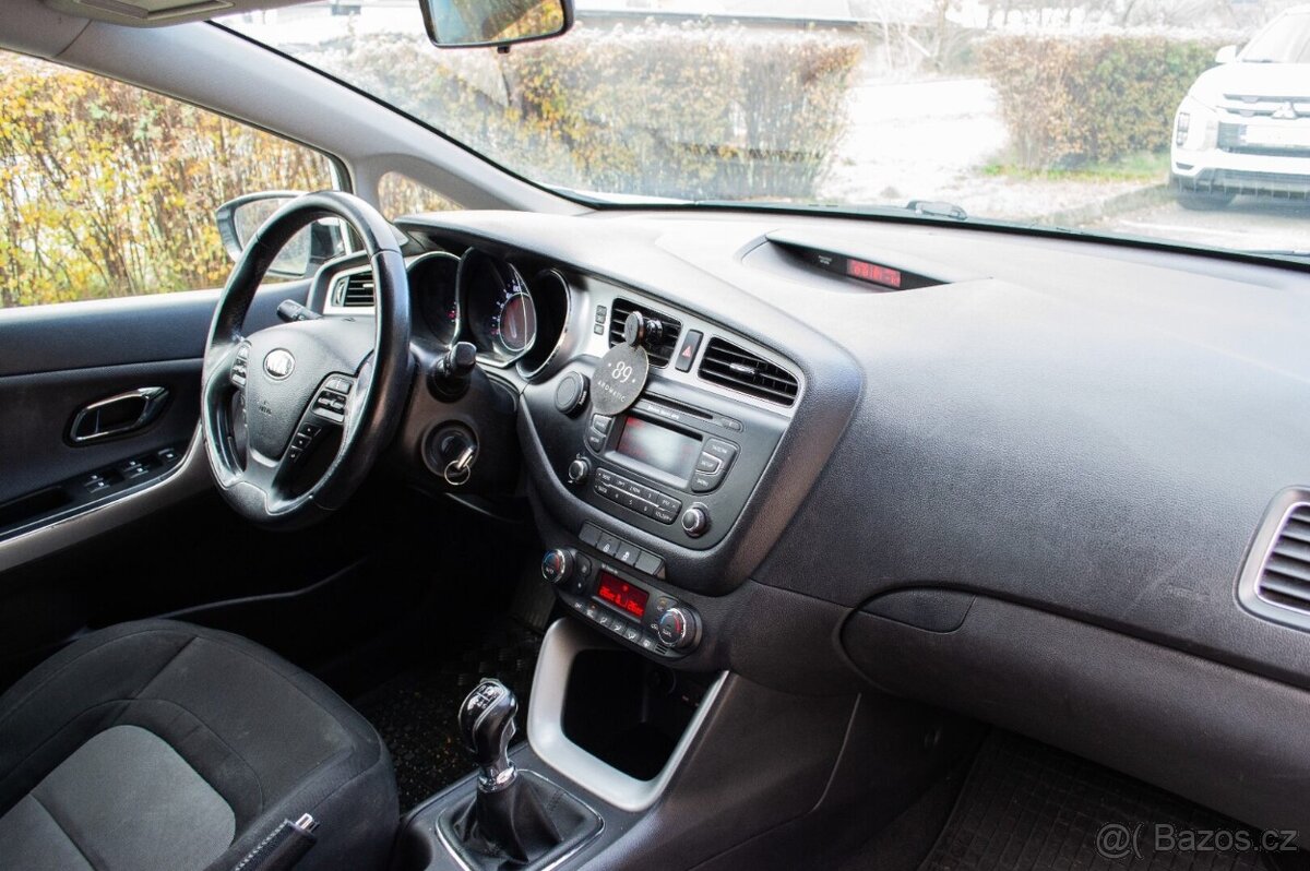 Kia Ceed SW 1.6 GDI - 9