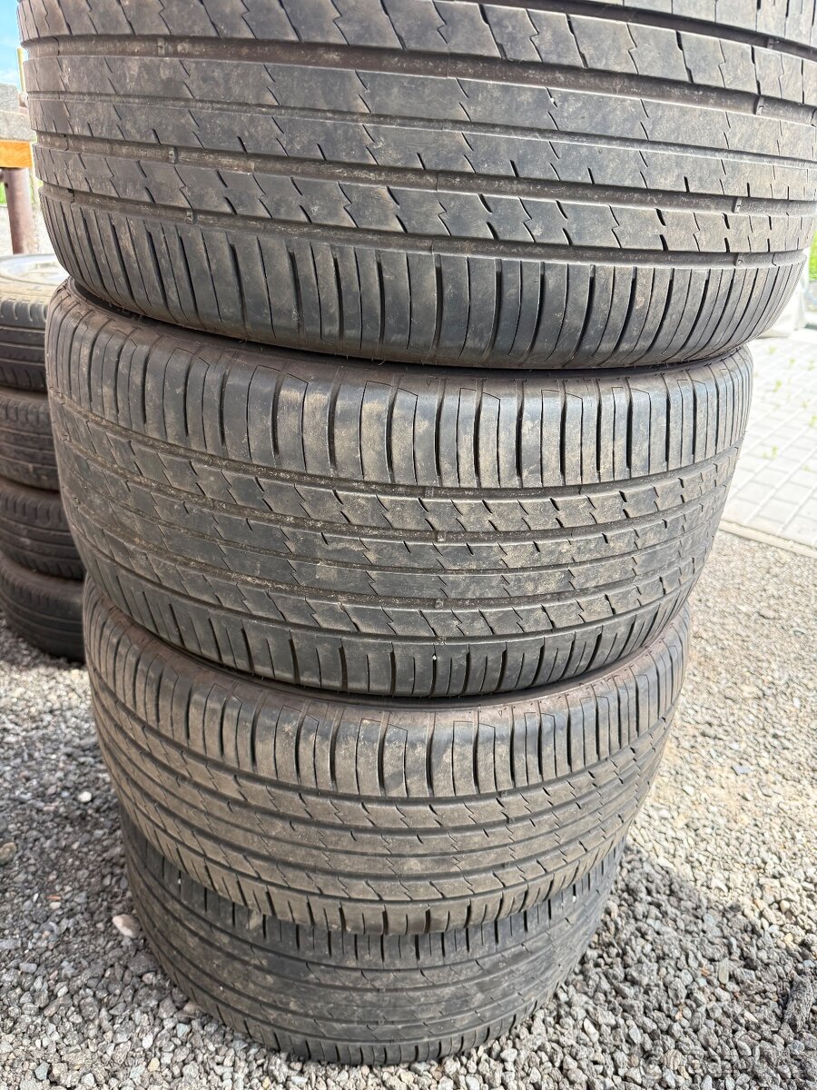 Prodám pneu 295 45 20 - 9