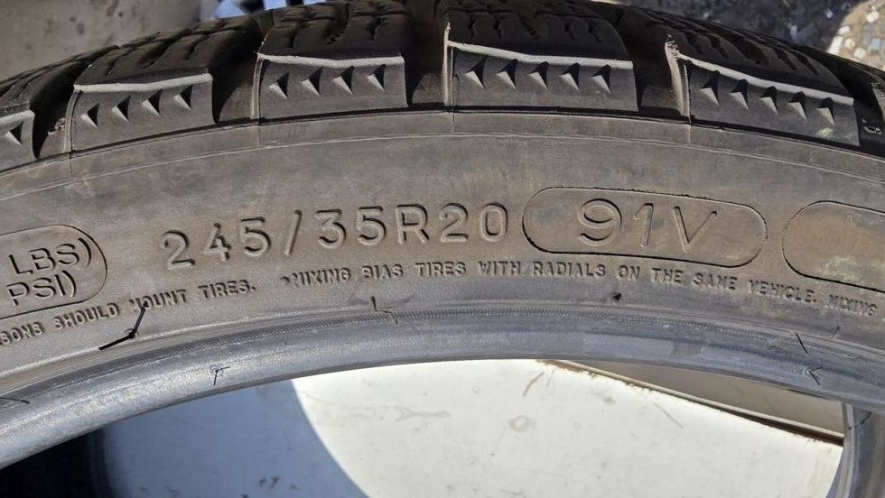 Zimní pneu 245/35/20 Michelin - 9