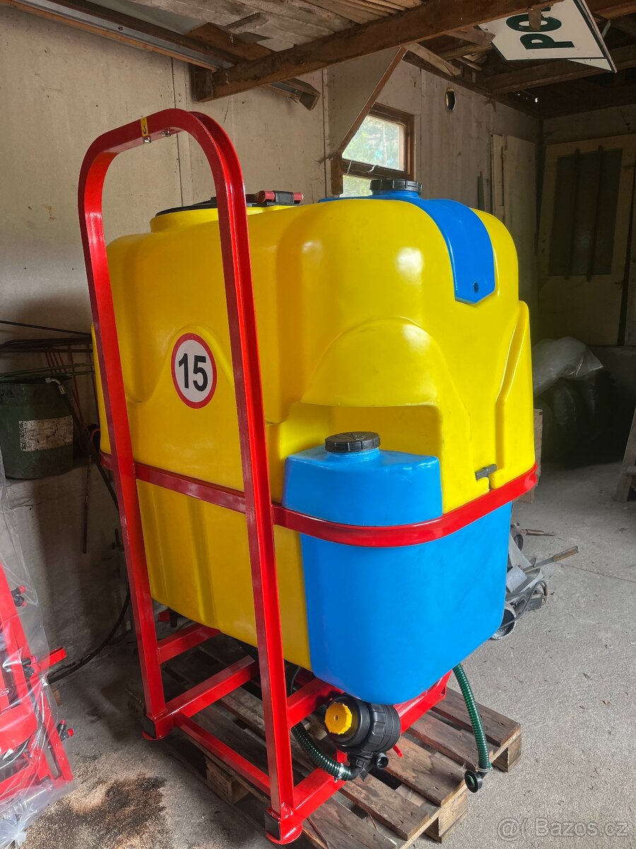 Postřikovače 600 l, záběr 12 m - 9