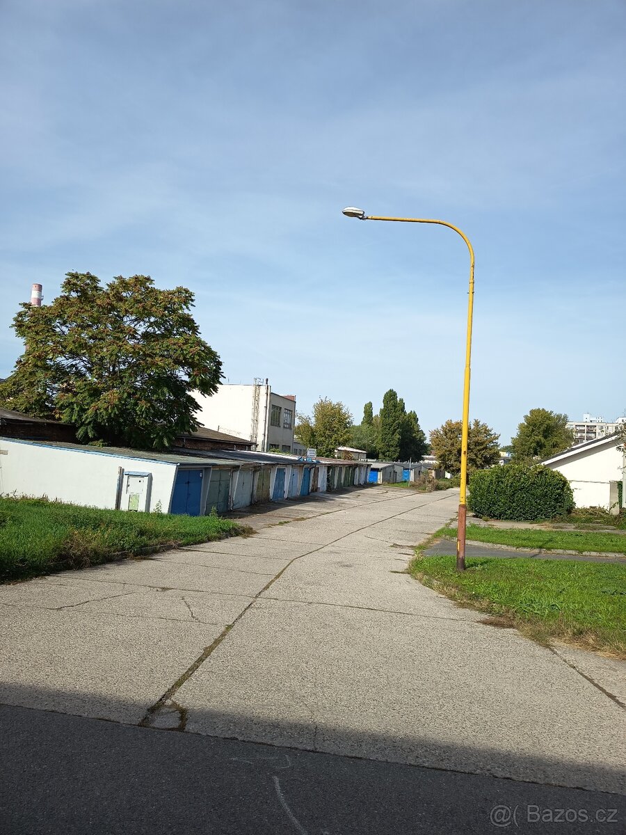 Garáž - Hodonín u Pošty v centru města - 9