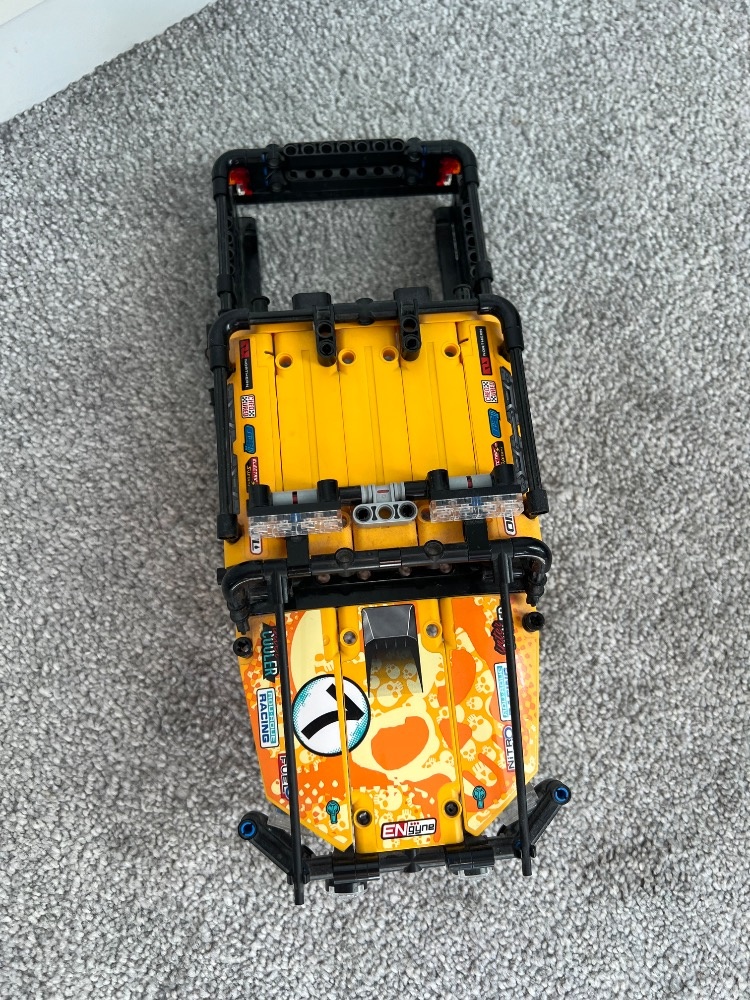 LEGO TECHNIC RC EXTRÉMNÍ TERÉŇÁK 4×4 - 9