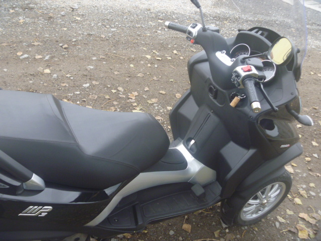 PIAGGIO MP3 RL 500 LT najeto pouze 1763 km - 9