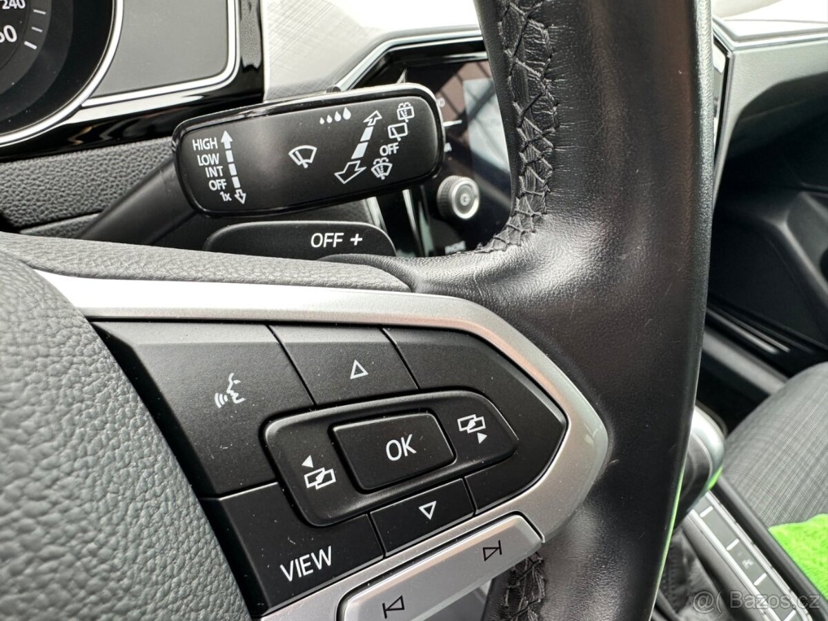 Volkswagen Passat 1.6TDi 88kW KAMERA,NAVI, - 9