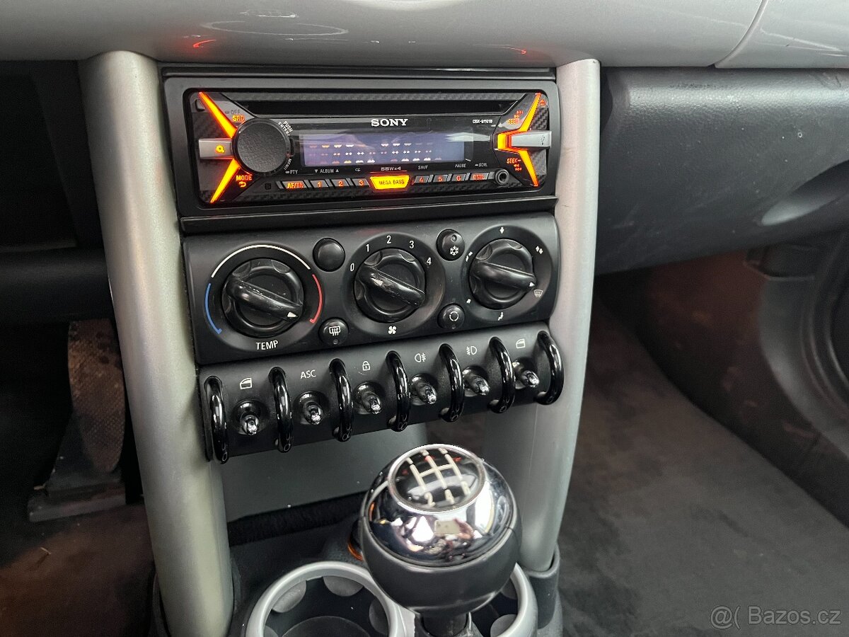 Mini Cooper 1.6 85 kW PANORAMA STŘECHA - 9