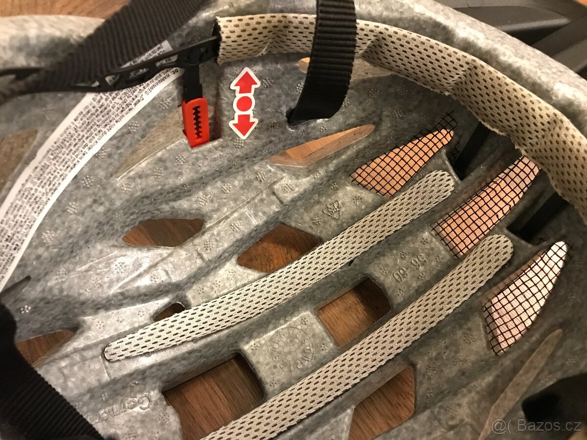 Helma na kolo Uvex I-VO CC černá vel.L - 9