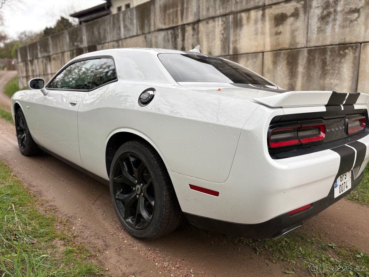 Dodge Challenger, 3.6L V6 - 9