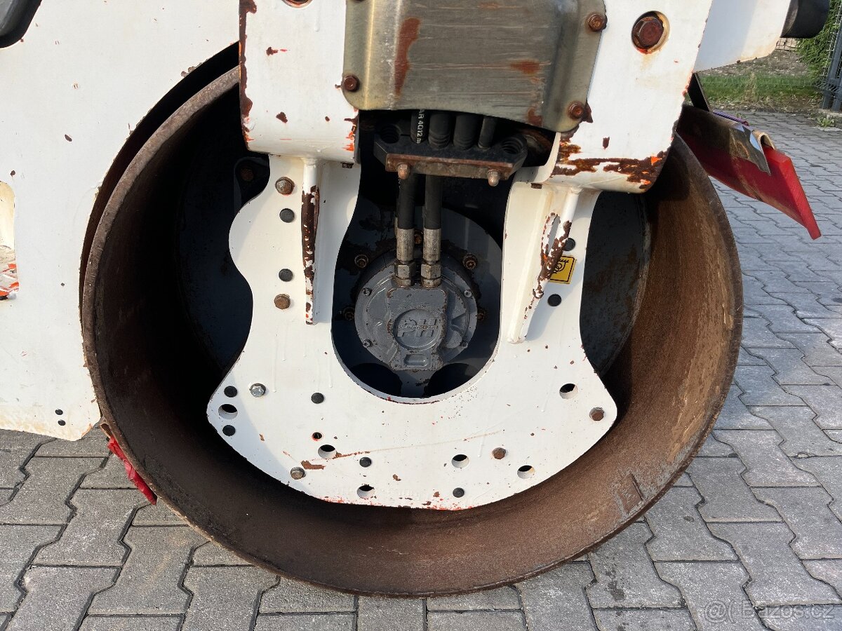 Vibrační válec zlomený ocelový Hamm HD 13 VV, Bomag - 9