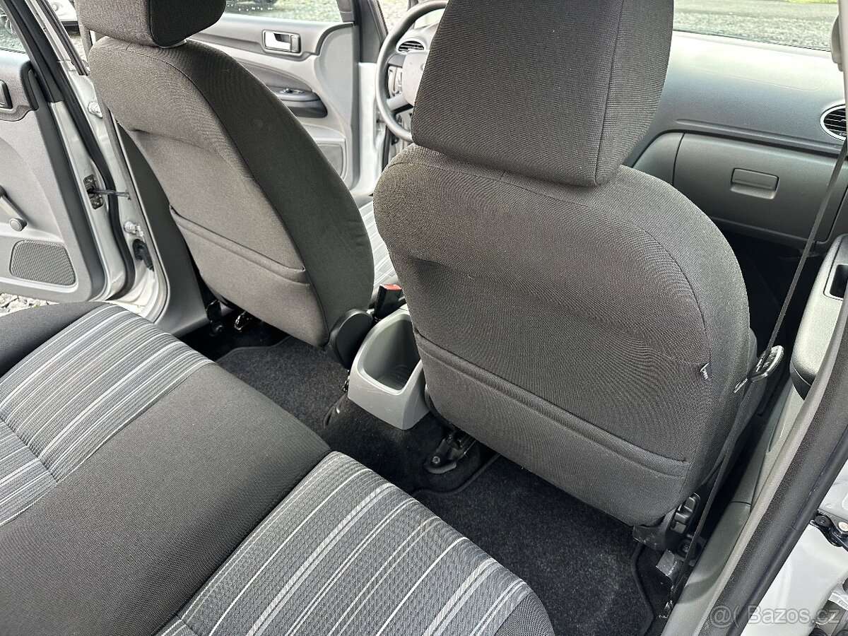 Ford Focus 1,6i 74KW VYHŘÍVANÉ PŘEDNÍ OKNO - 9