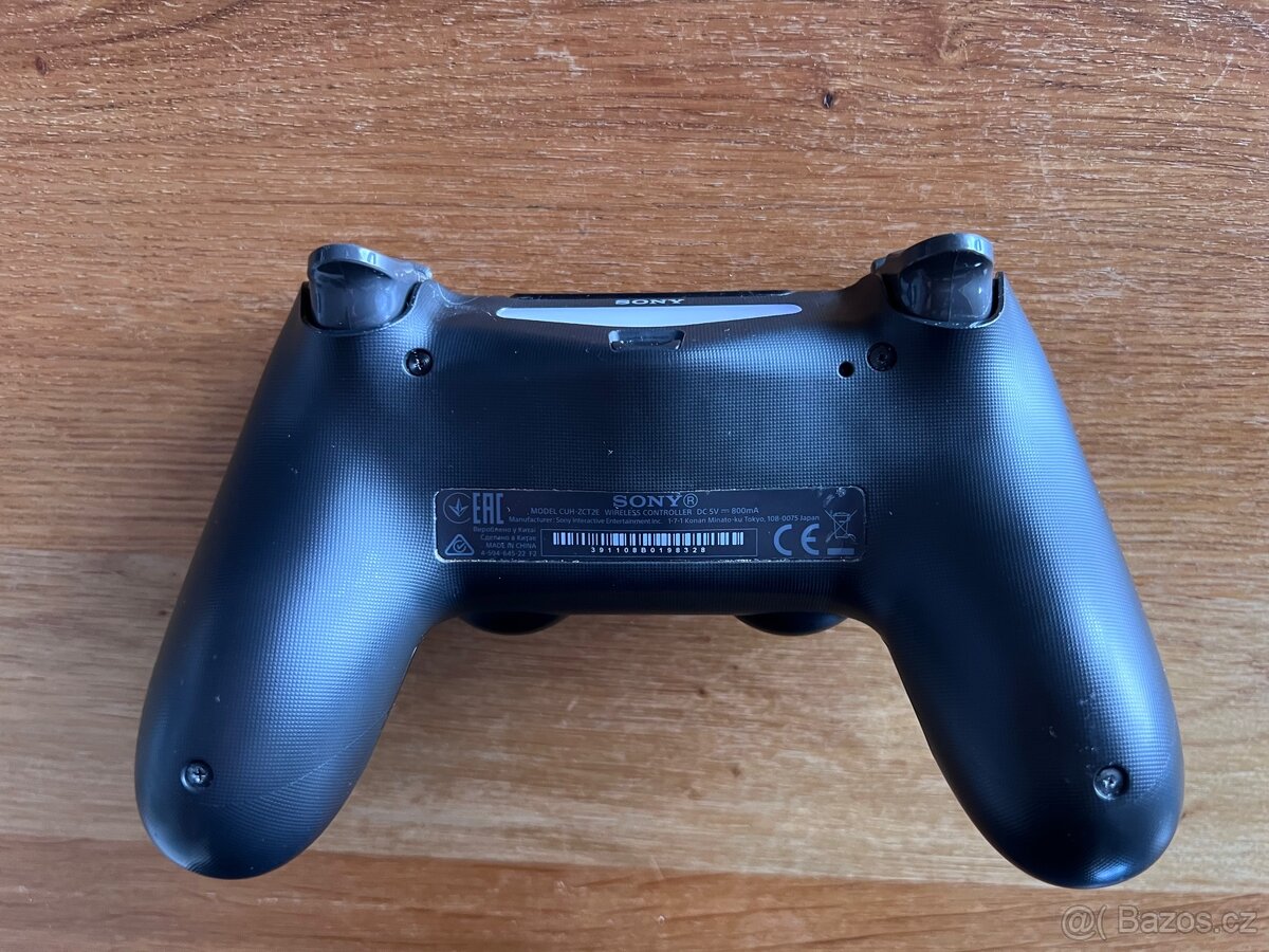 PlayStation 4 Pro 1TB + 1 ovladac - 9