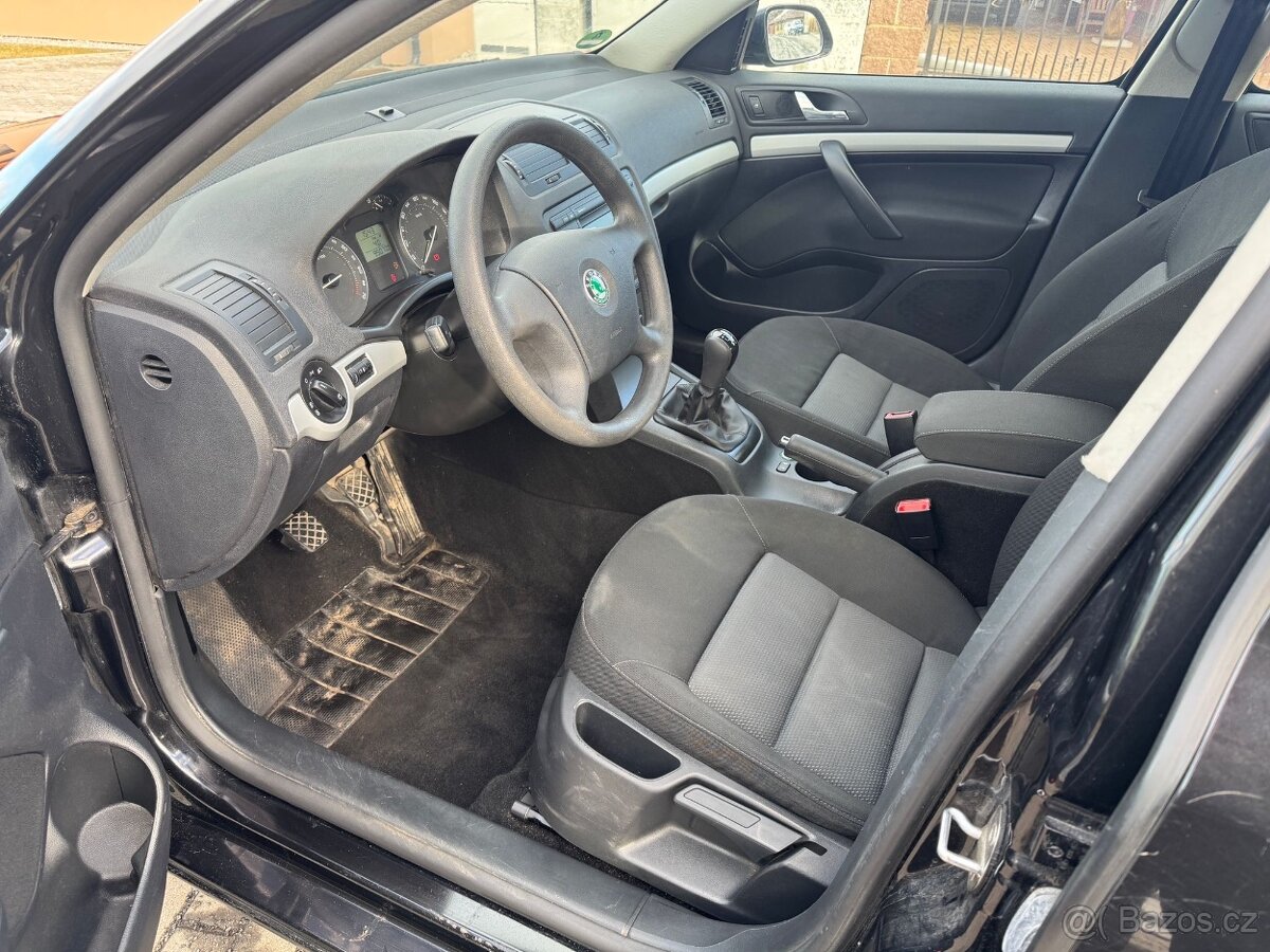 Škoda Octavia II kombi 1.6 benzin - 9