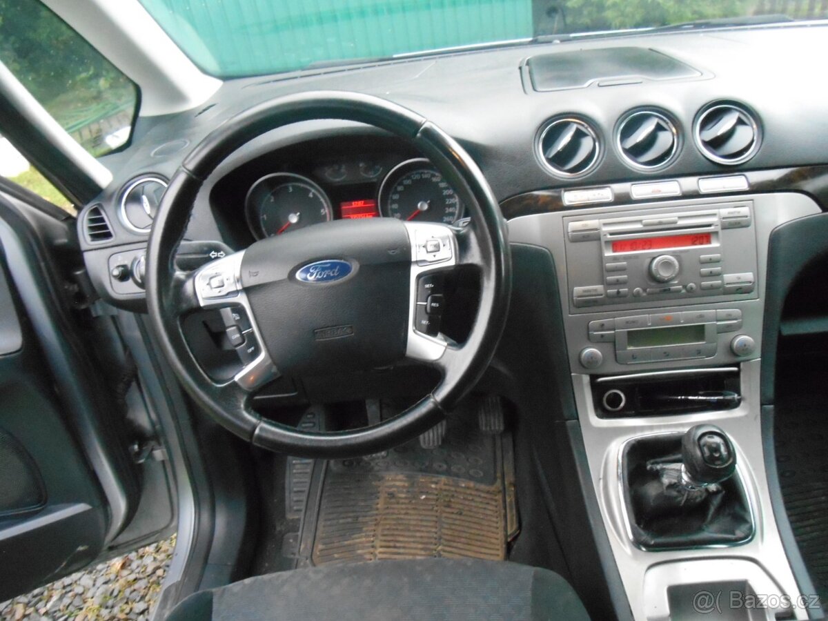 ford galaxy 7 mist rok 2008 obsah 1,8 92kw najezd 320tis - 9