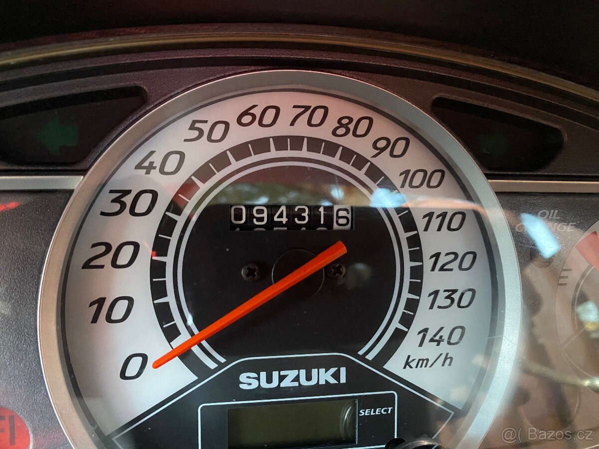 Suzuki Burgman 125 Nové v ČR - 9