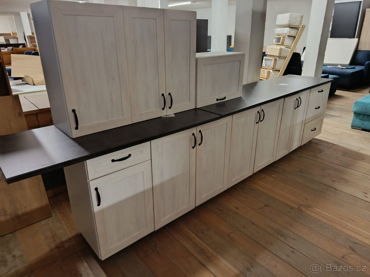 Výprodej kuchyňské sestavy 50% sleva - 9