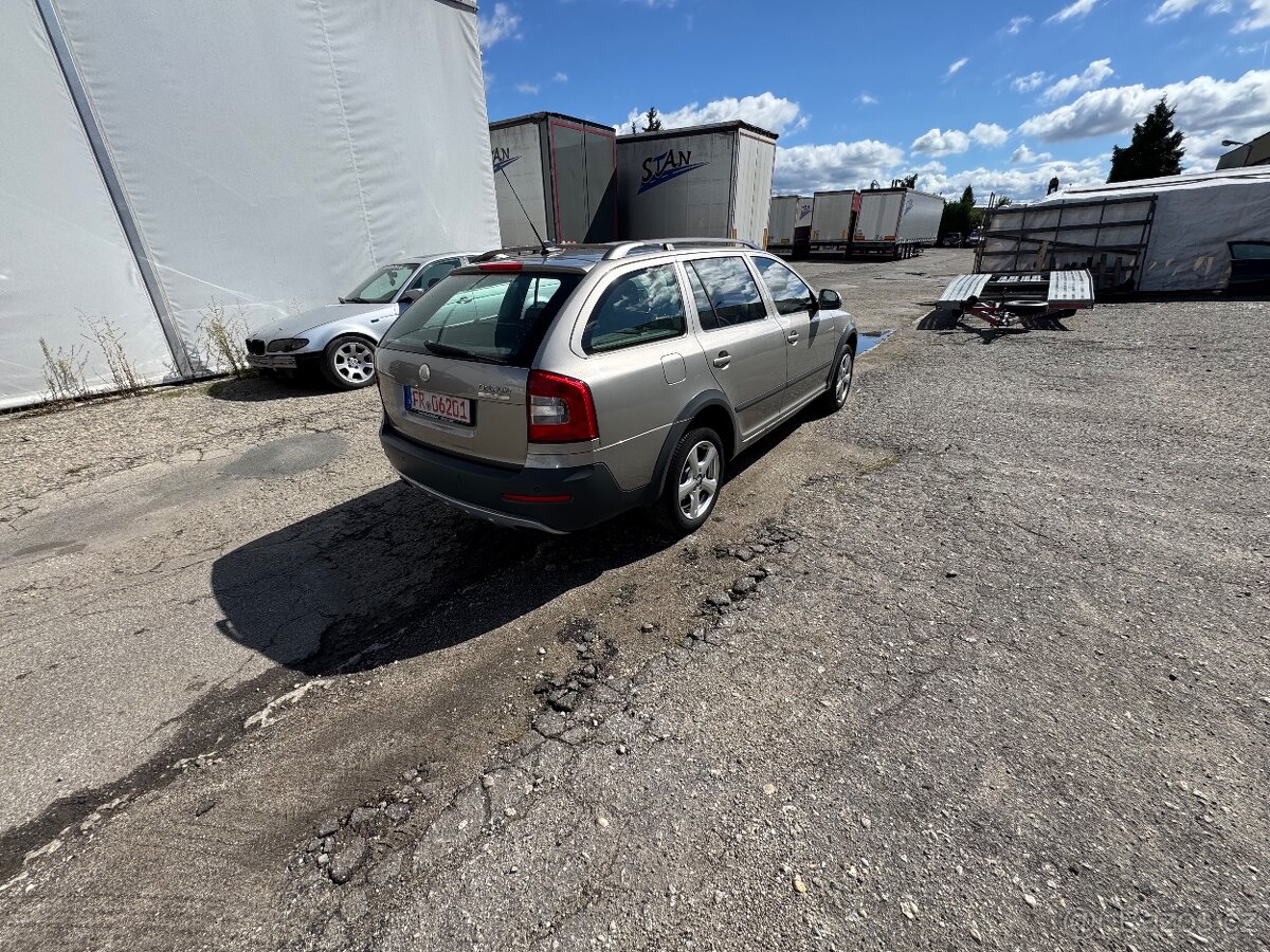 Skoda octavia 4x4 scout 2.0 tdi 2009 - 9