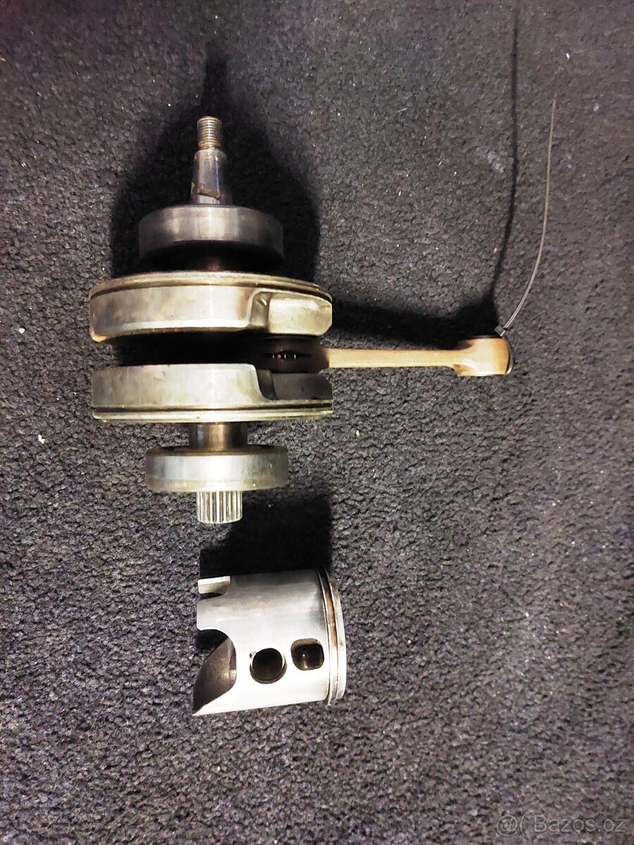 Honda CR250 - díly - 9