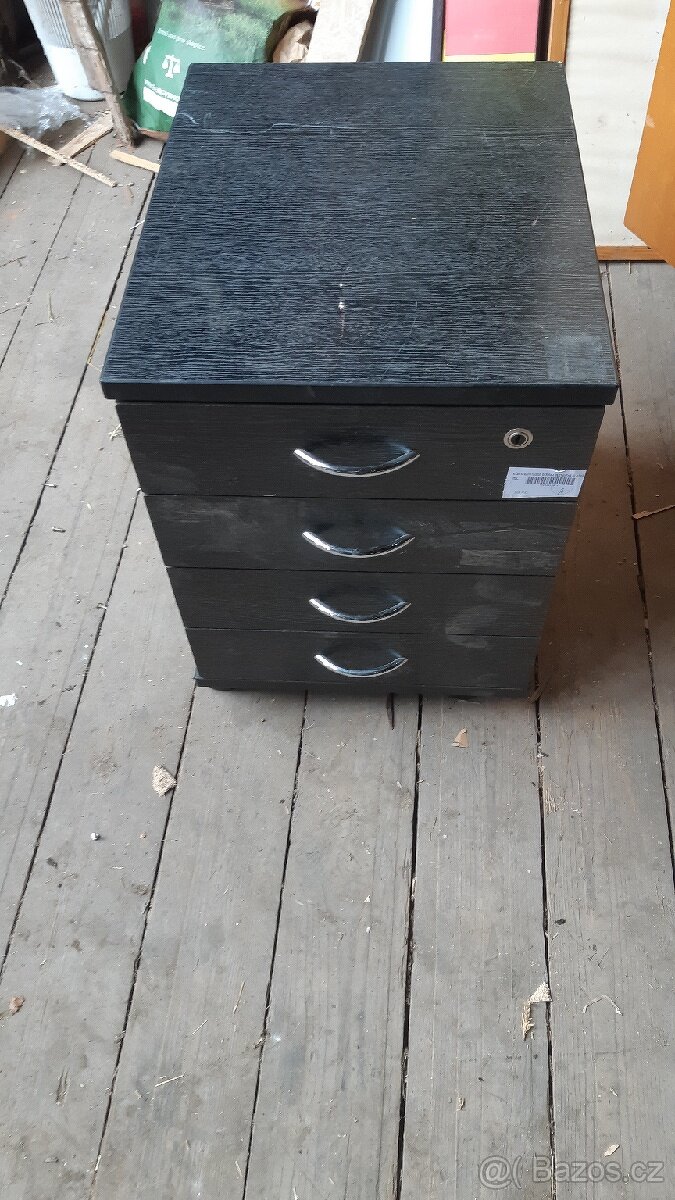 Kancelářský nabytek - 9