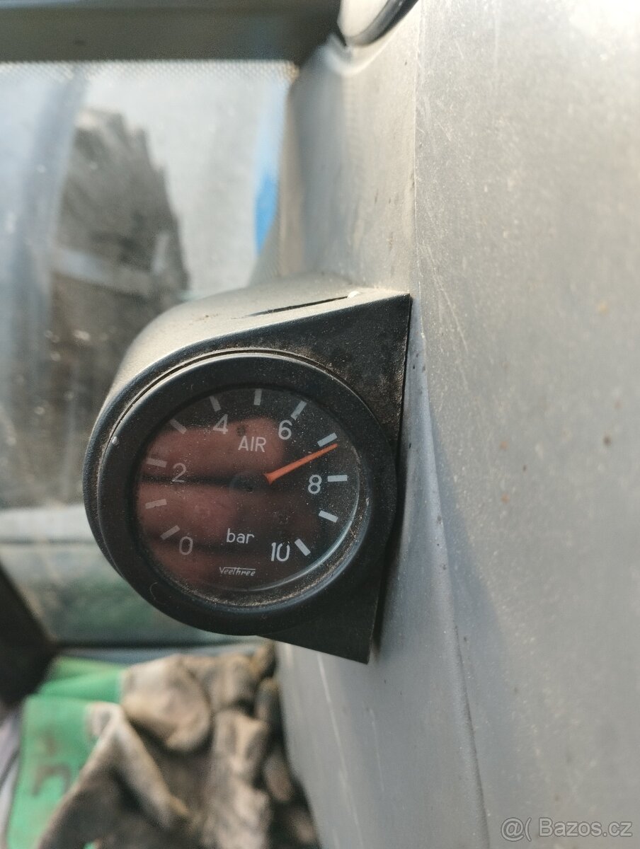 New Holland TL 100A. - 9