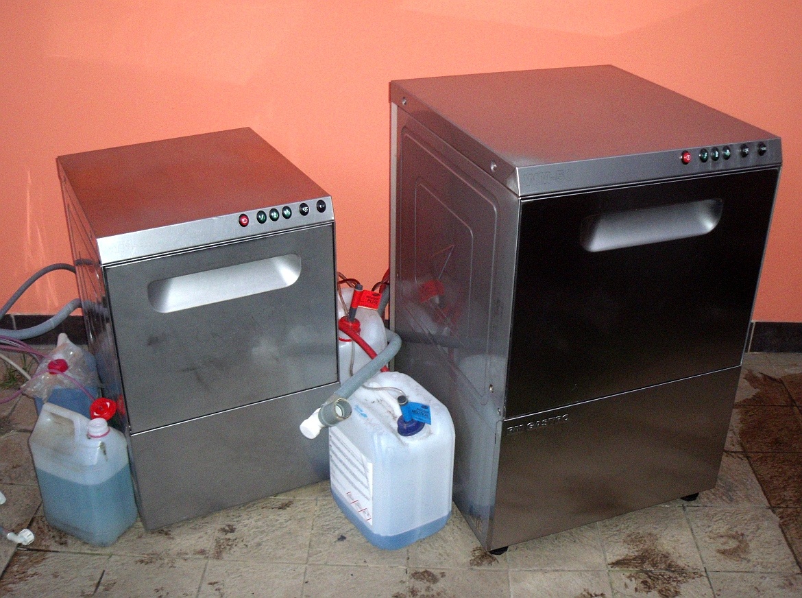 Myčka na nádobí. Výrobník ledu. Barovou myčku. Váha. Nařezak - 9