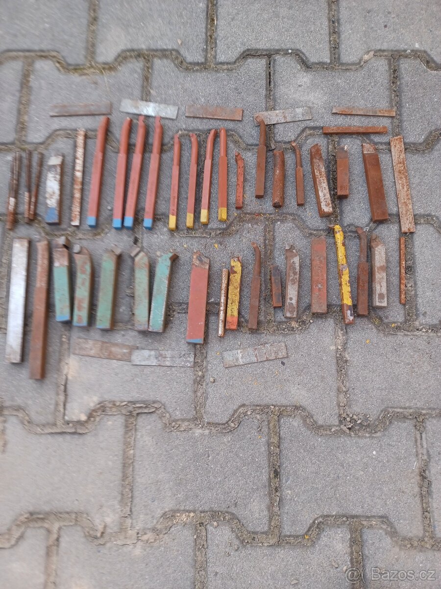 Prodám díly a nože na soustruh. - 9