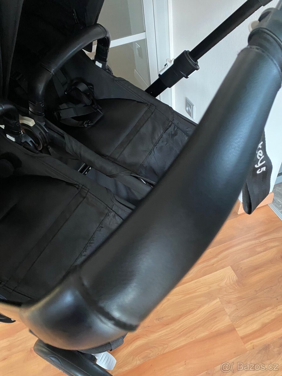 Bugaboo Dokey 5 TWIN all black + adaptér - 9
