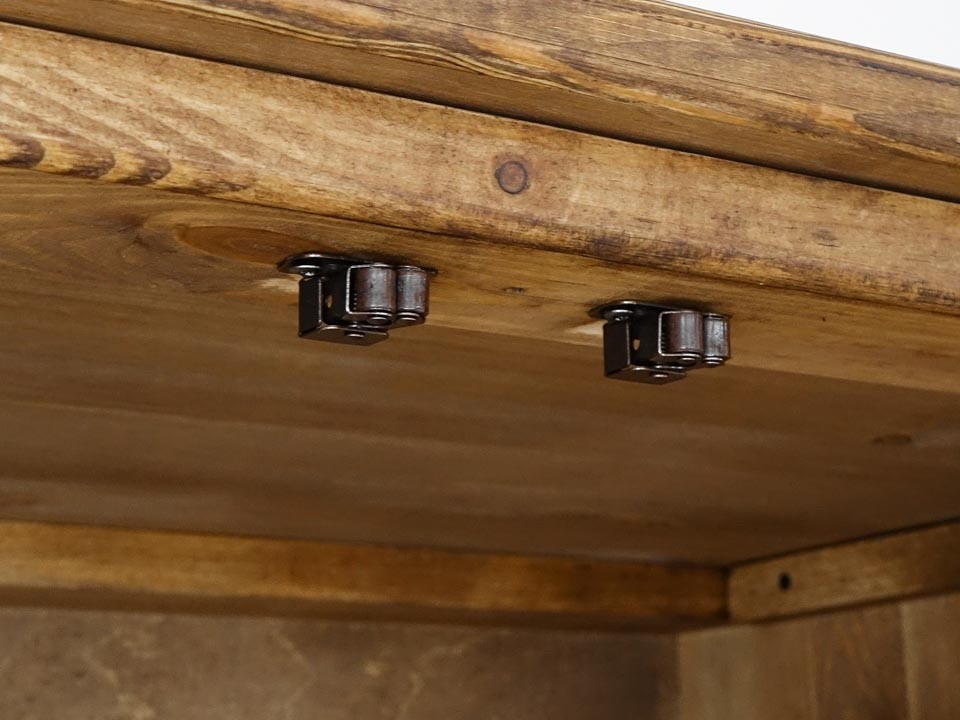 RUSTIKÁLNÍ ŠATNÍ SKŘÍŇ - 9