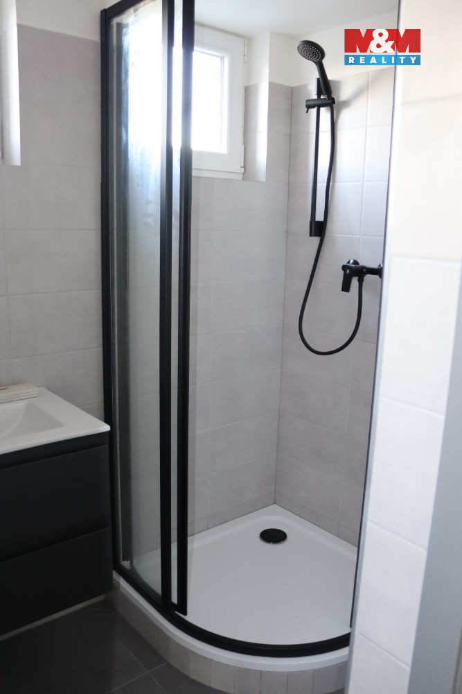 Prodej výrobního a bytového objektu, 300 m2 v obci Libiš - 9