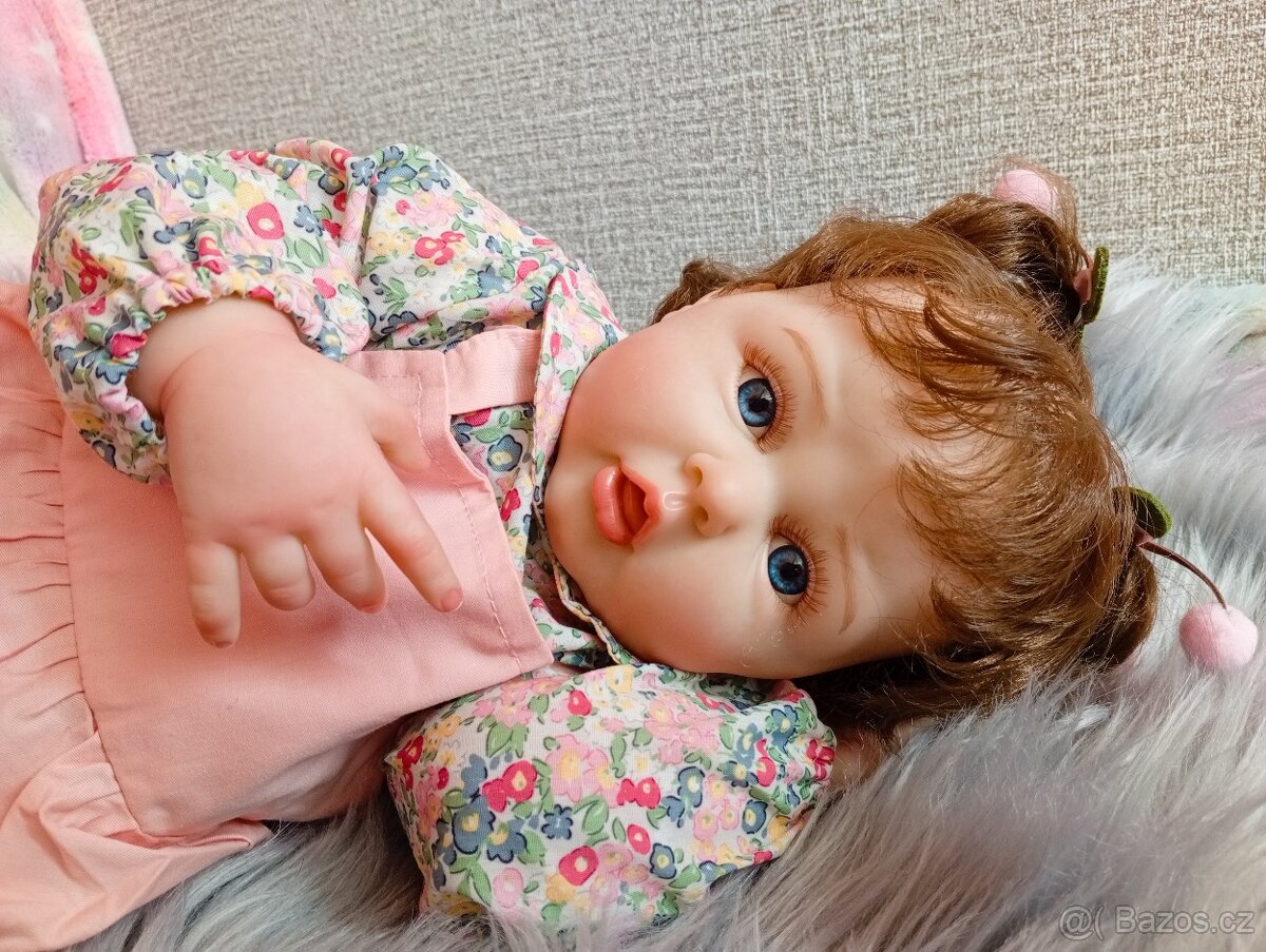 Realistická Reborn panenka holčička 60 cm - 9