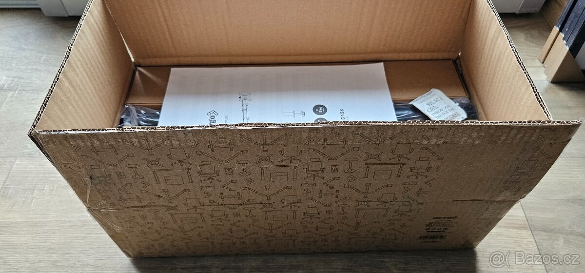 Držák na dva monitory až 32" - 9