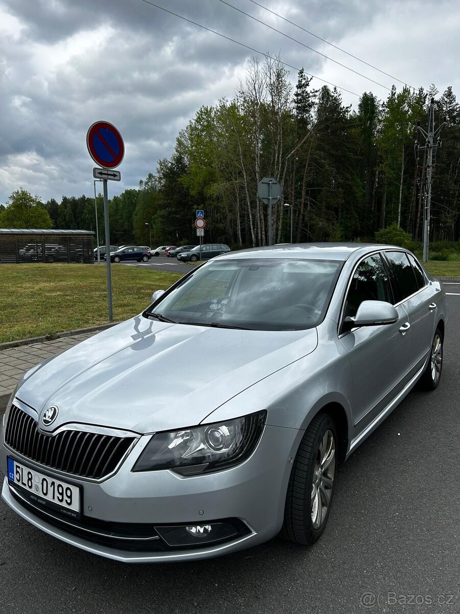 Škoda Superb 3.6 V6 4x4 DSG - 9