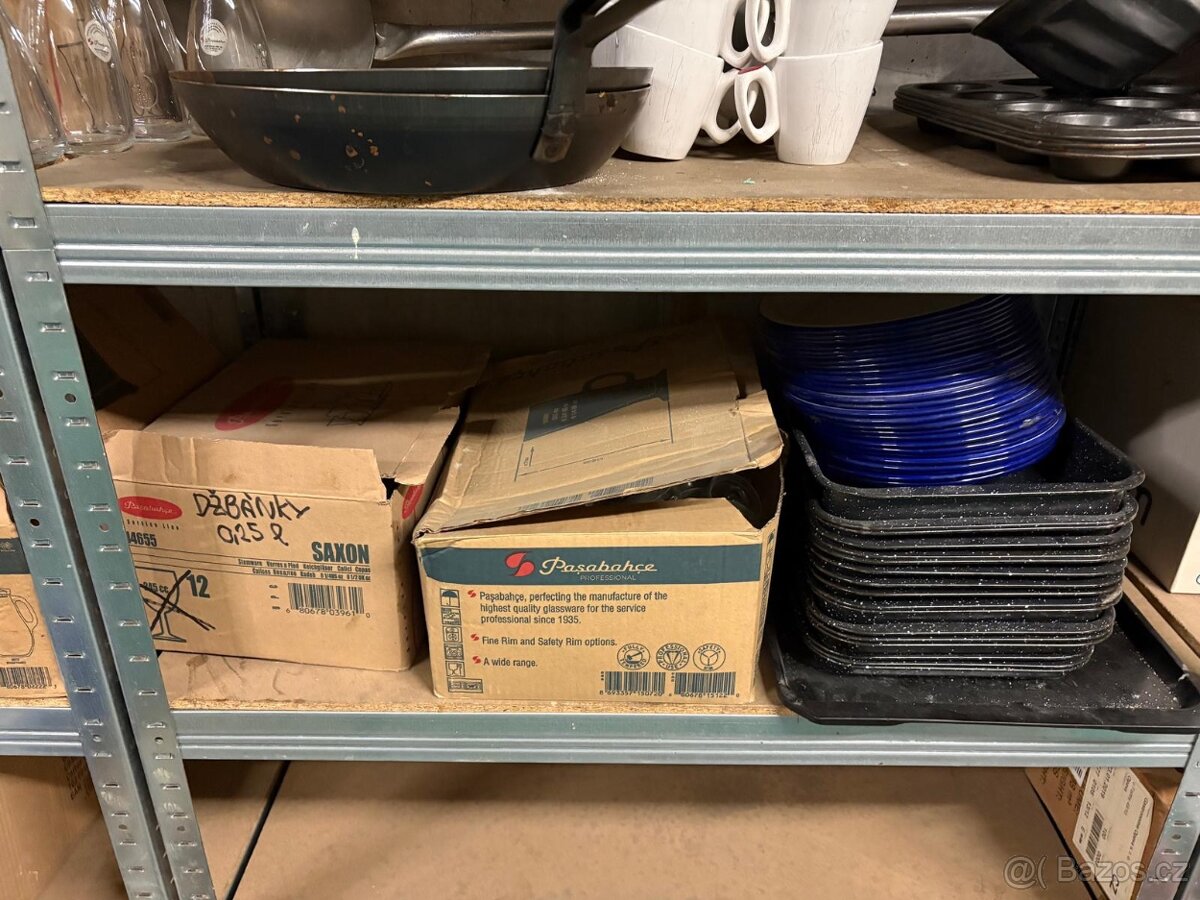 Nadobi do baru a kuchyne restaurace - 9