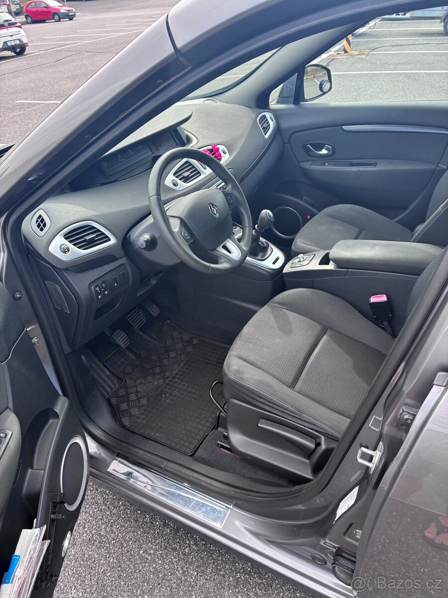 Renault Grand Scenic - 9