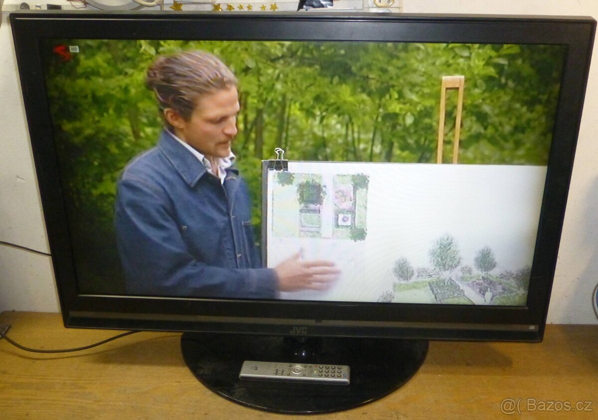 LCD televize JVC 42 palců (107cm), nemá DVBT2 - 9