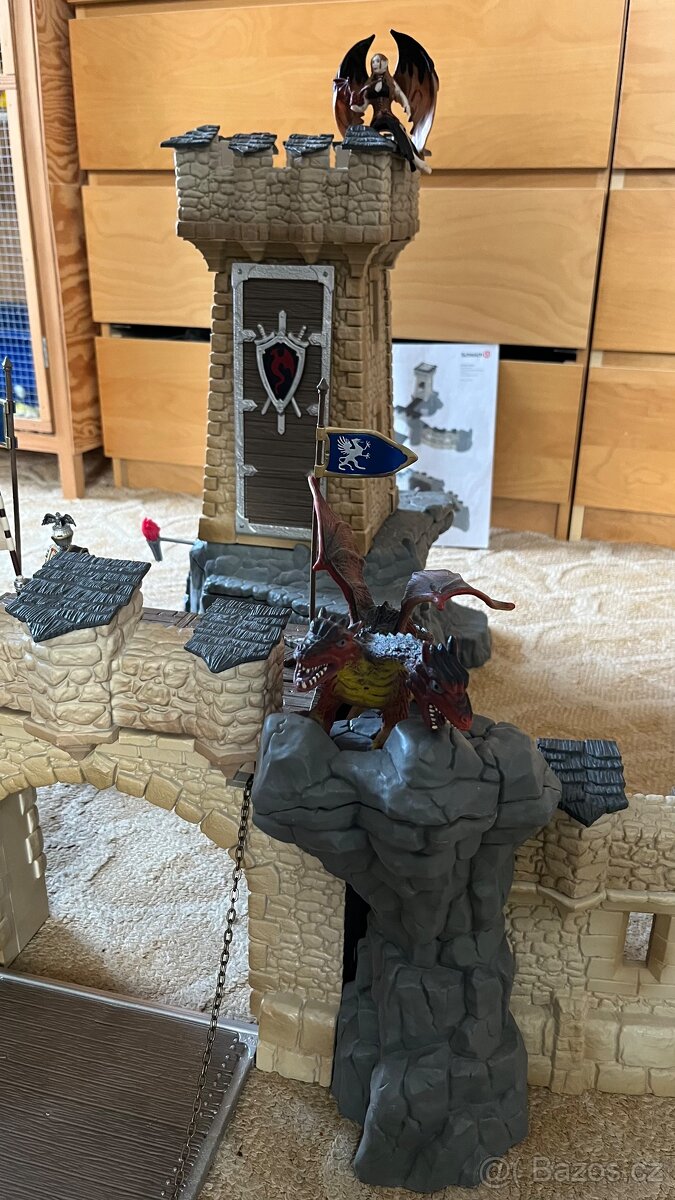 Schleich Velký rytířský hrad s příslušenstvím - 9